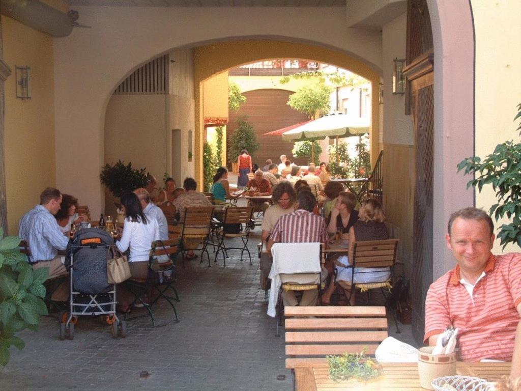 Gasthof Zum Weissen Lamm زومرآخ المظهر الخارجي الصورة