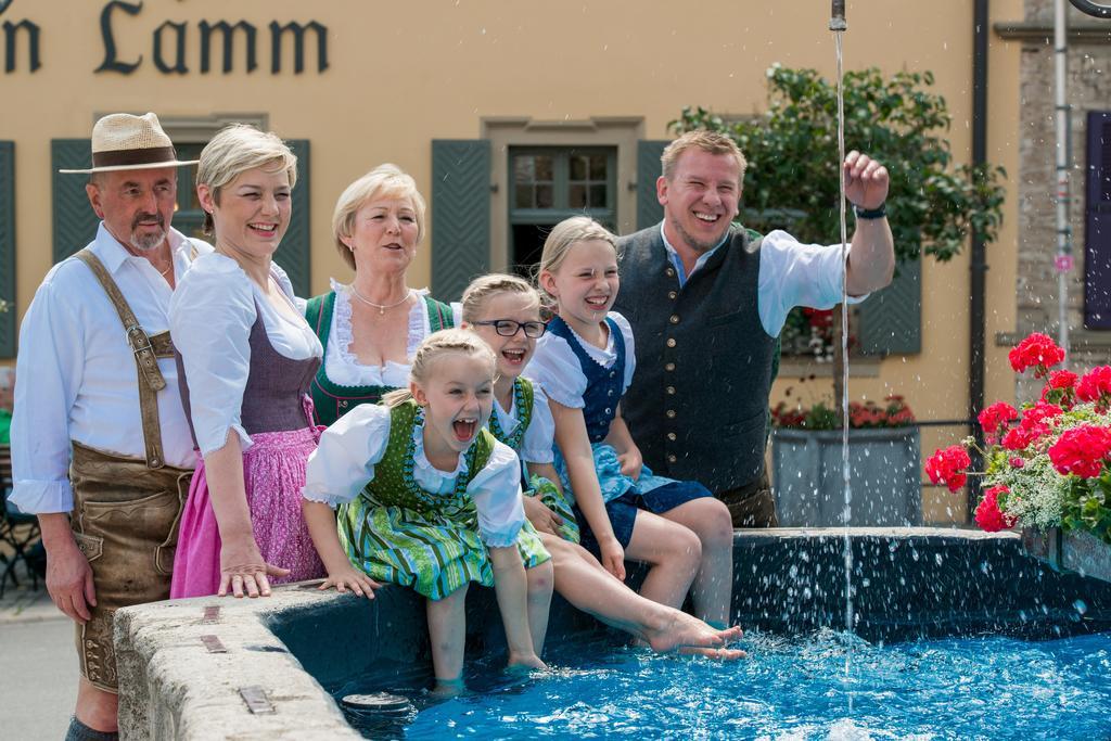 Gasthof Zum Weissen Lamm زومرآخ المظهر الخارجي الصورة